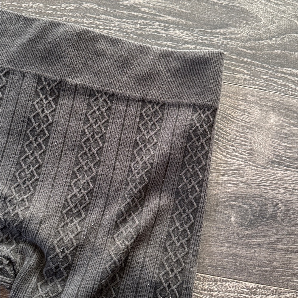 Time and Tru Charcoal Textured Leggings - Picture 3 of 4